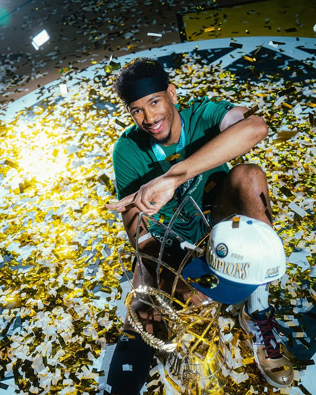 DearBBall Casquette Champions - Basketball Champions League Edition Limitée