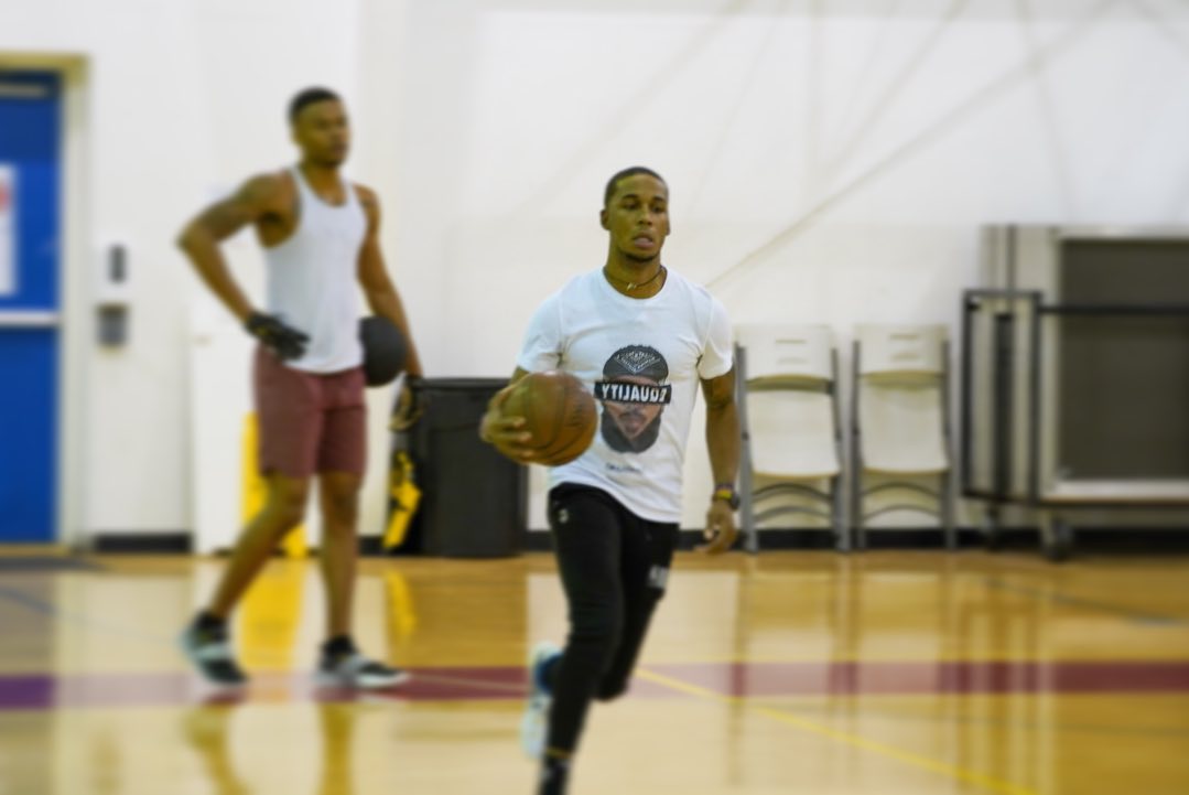 Dearbball_clients_satisfaits_basketball_tshirts_hoodies_sweats_nba_france_coques_telephone_iphones_samsung_lebron_james_equality